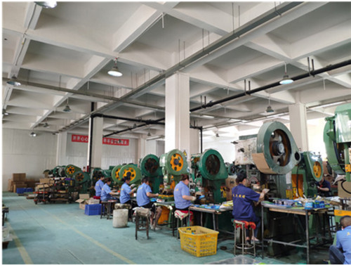 鐵盒(he)制罐(guan)廠