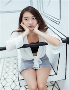 美女免费网站观看网站-《隔壁女邻居3》中文