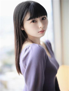 穿盔甲的少女